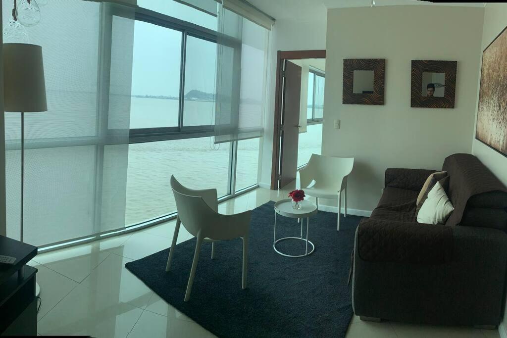 Apartamento Vista Al Rio Puerto Santana Riverfront 1 과야킬 외부 사진