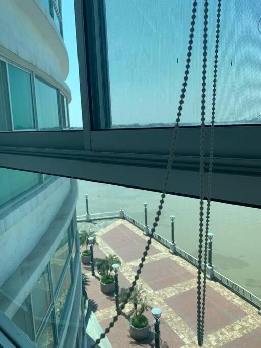 Apartamento Vista Al Rio Puerto Santana Riverfront 1 과야킬 외부 사진